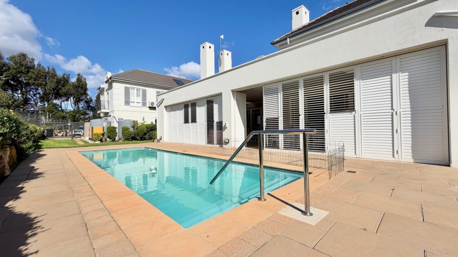 5 Bedroom Property for Sale in Sir Lowrys Pass Village Western Cape